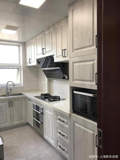 裝修實(shí)木門 櫥柜 榻榻米實(shí)景照片